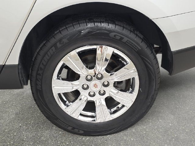 Used 2015 Cadillac SRX Luxury w/ Driver Awareness Package AWD/4WD image 32
