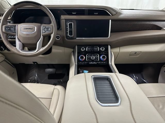 Used 2024 GMC Yukon XL Denali w/ Denali Reserve Package AWD/4WD image 17