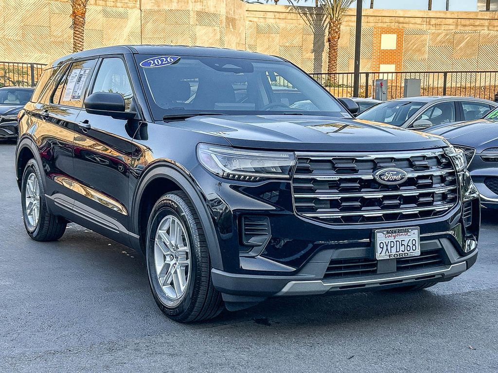 Used 2026 Ford Explorer Active RWD image 3
