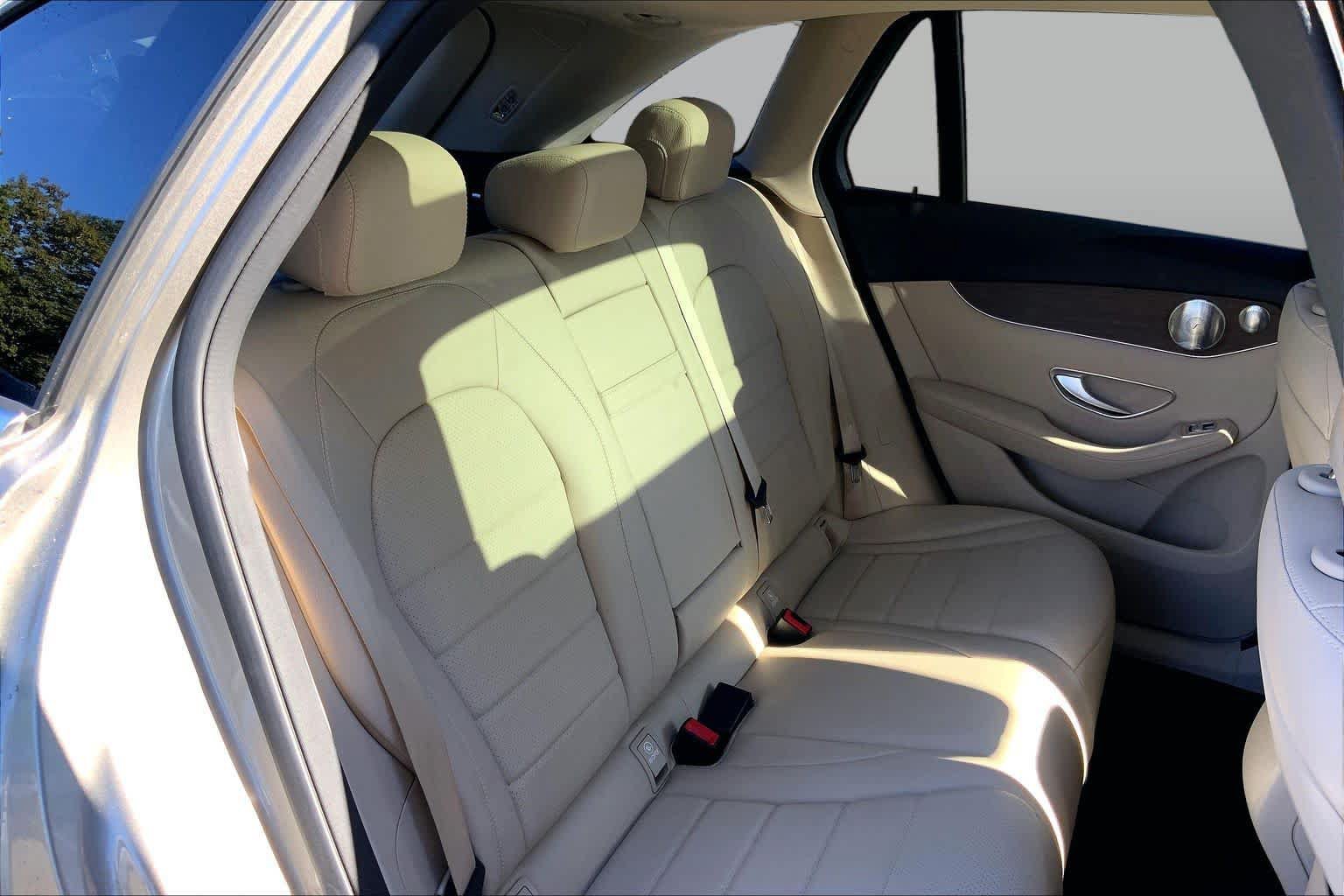Used 2021 Mercedes-Benz GLC 300 4MATIC image 20