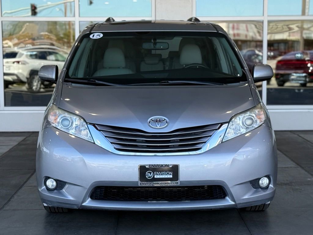 Used 2015 Toyota Sienna XLE w/ XLE Navigation Package image 4