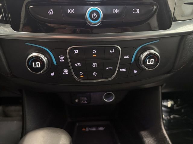 Used 2023 Chevrolet Traverse RS AWD/4WD image 18