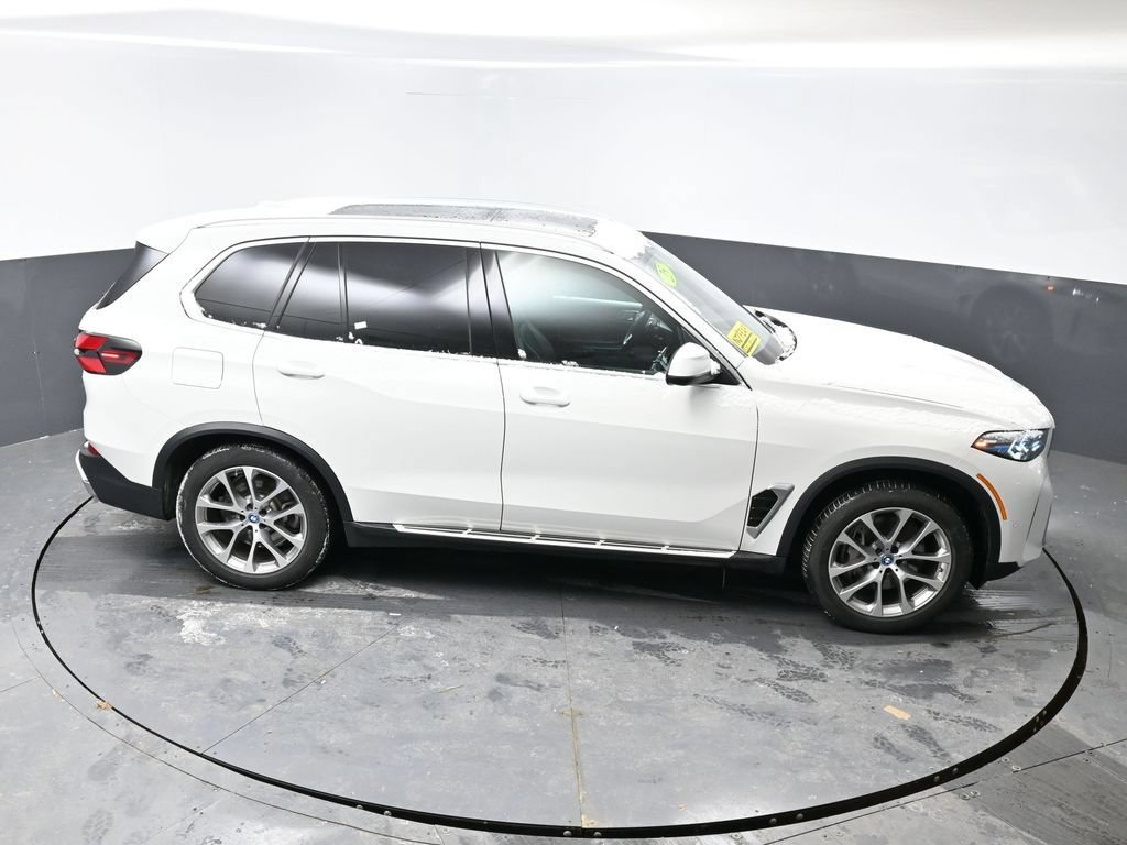 Used 2025 BMW X5 xDrive50e AWD/4WD image 33