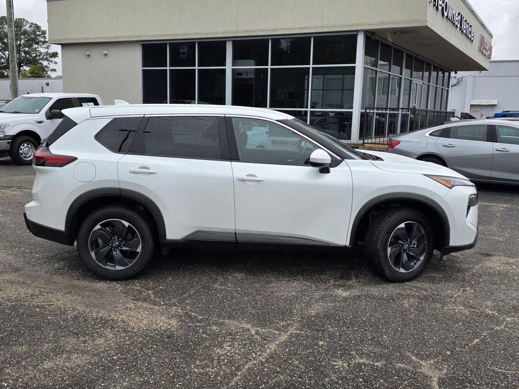 Used 2024 Nissan Rogue SV FWD image 33