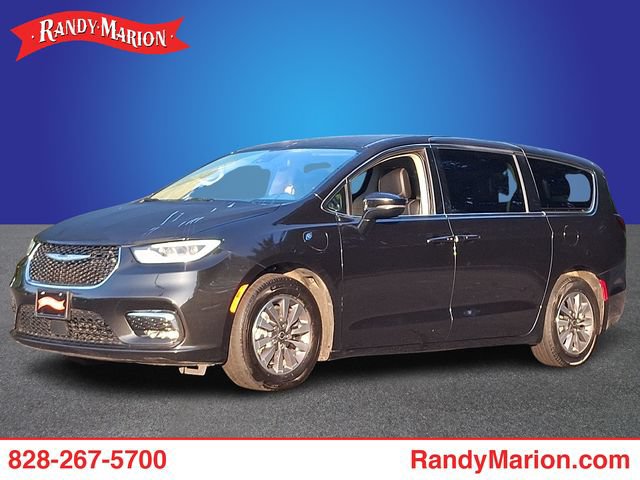 Used 2024 Chrysler Pacifica Limited