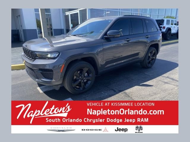 Used 2023 Jeep Grand Cherokee Altitude image 1
