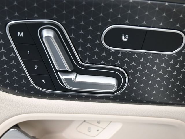 Used 2024 Mercedes-Benz EQB 250+ image 21