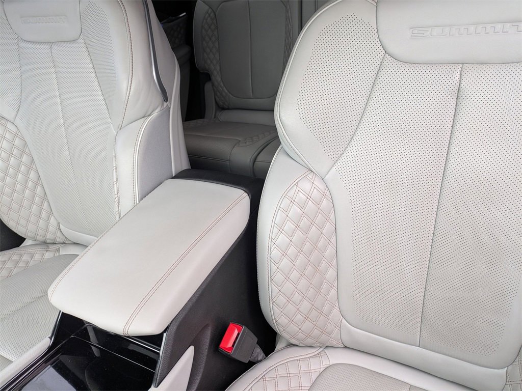 Used 2021 Jeep Grand Cherokee L Summit w/ Advanced Protech Group IV image 16