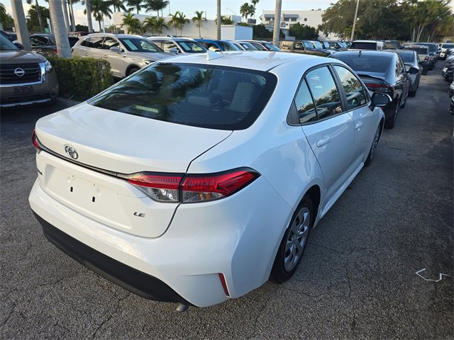Used 2023 Toyota Corolla LE image 3