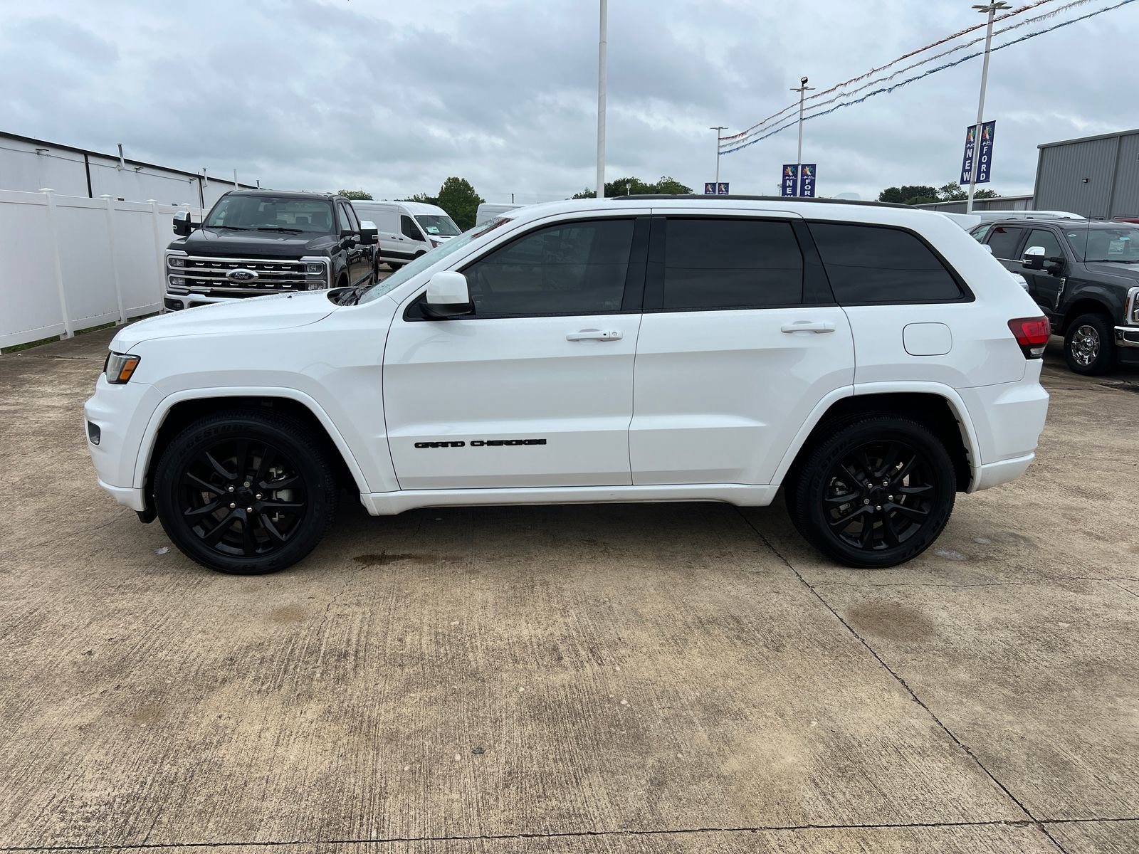 Used 2021 Jeep Grand Cherokee Laredo X RWD image 6