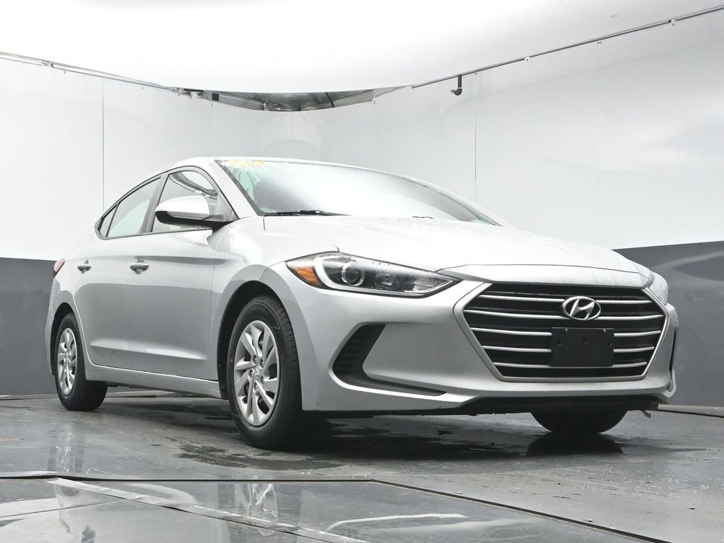 Used 2018 Hyundai Elantra SE w/ Cargo Package image 29