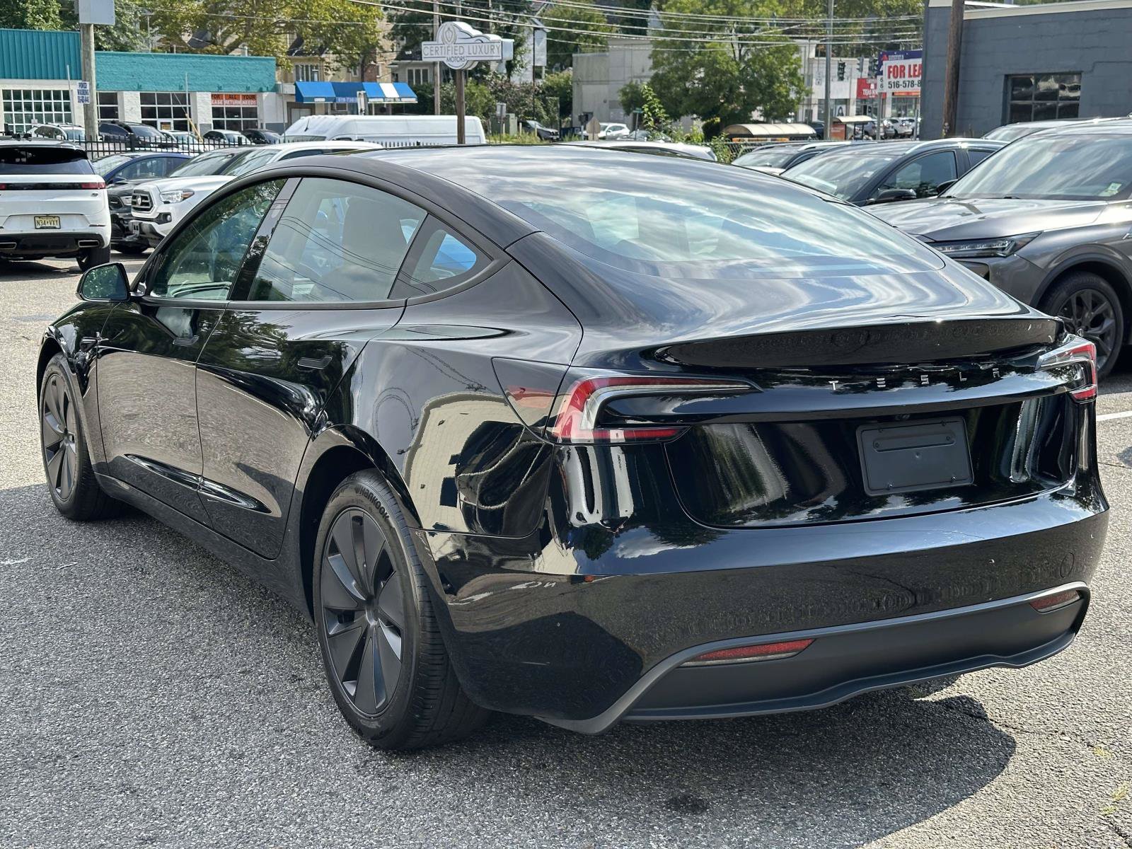 Used 2024 Tesla Model 3 Standard Range RWD image 5