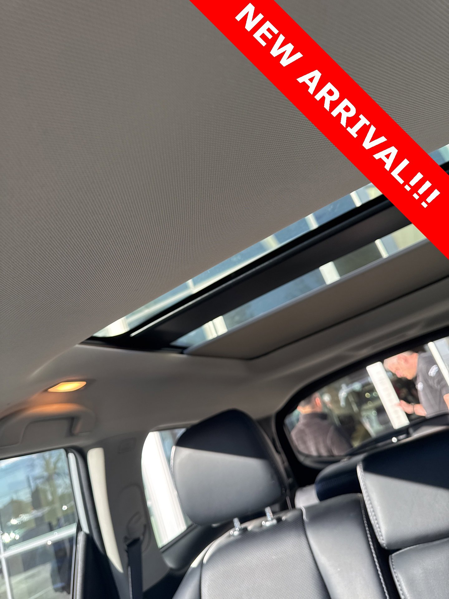 Used 2020 Nissan Pathfinder Platinum image 17