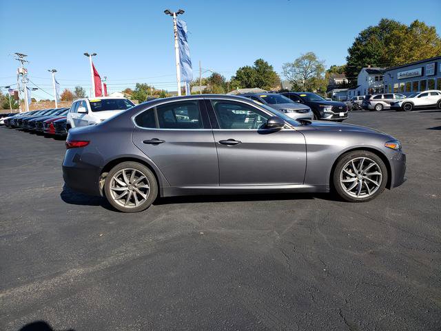 Used 2017 Alfa Romeo Giulia Ti w/ TI Performance Package AWD/4WD image 2