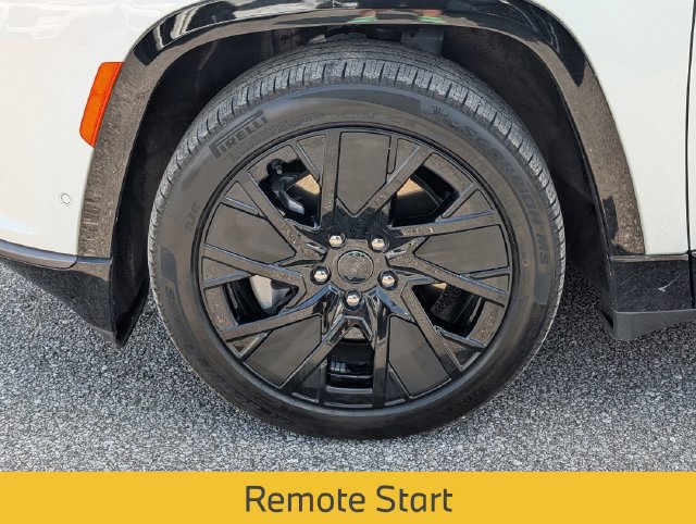Used 2025 Jeep Wagoneer S Launch Edition AWD/4WD image 12