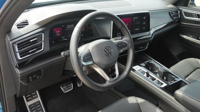Used 2024 Volkswagen Atlas Cross Sport SEL R-Line image 18