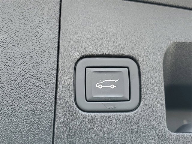 Certified 2023 Cadillac XT5 Premium Luxury w/ LPO, Floor Liner Package image 9