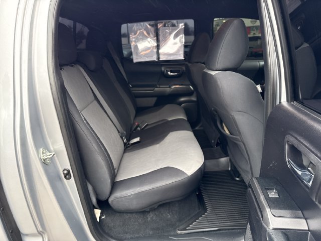 Used 2020 Toyota Tacoma TRD Sport w/ Technology Package AWD/4WD image 10