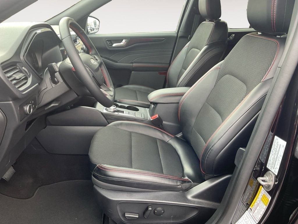 Used 2025 Ford Escape ST-Line image 9
