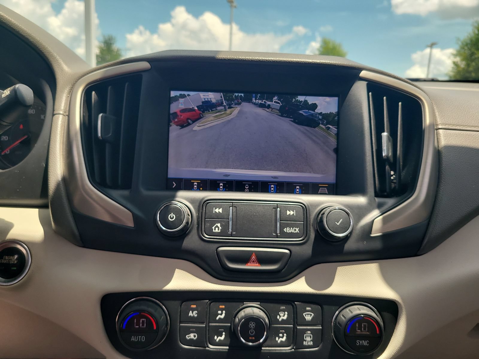 Used 2020 GMC Terrain Denali w/ Denali Premium Package FWD image 22