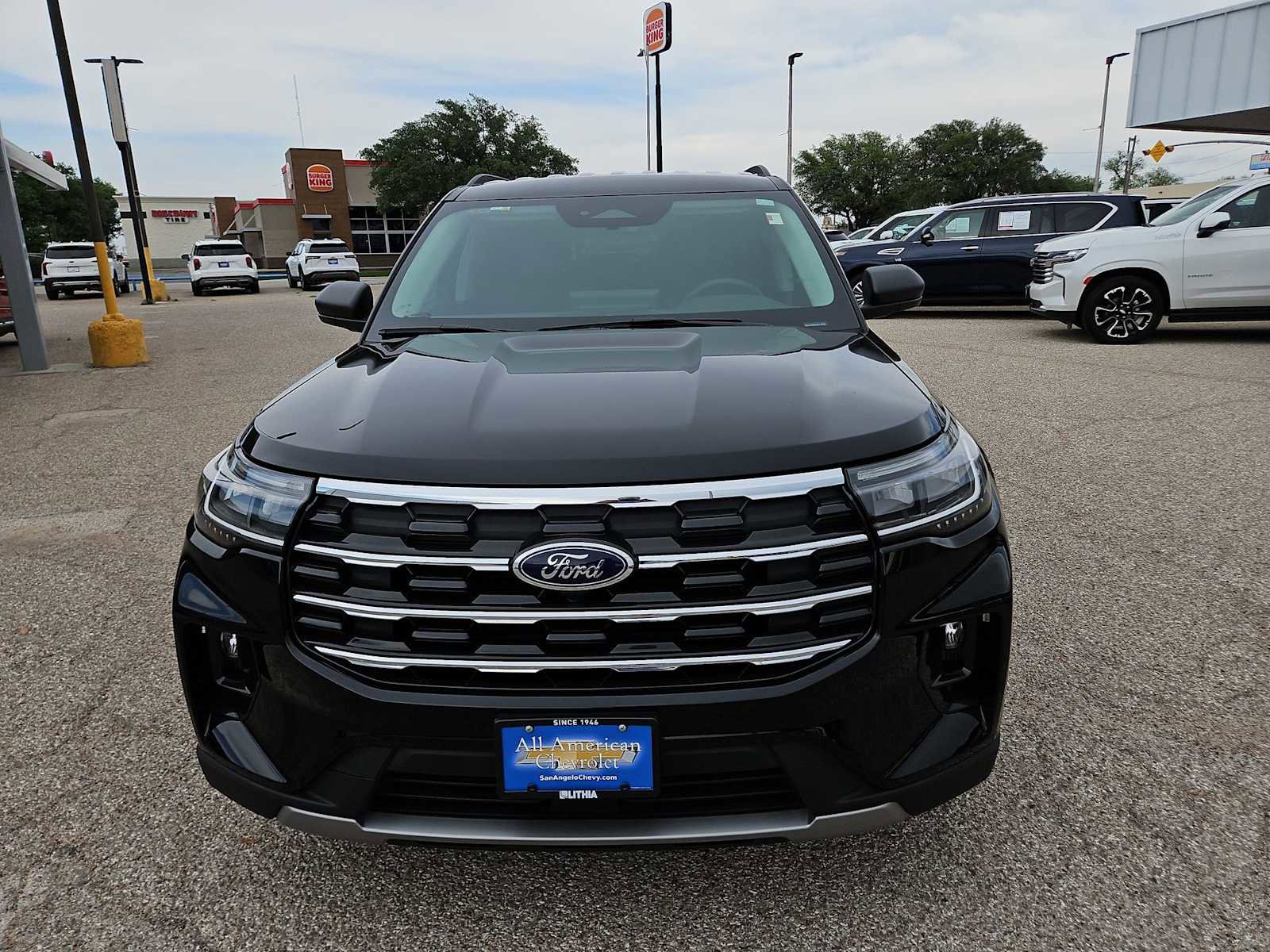 Used 2025 Ford Explorer Active w/ Active Comfort Package image 3