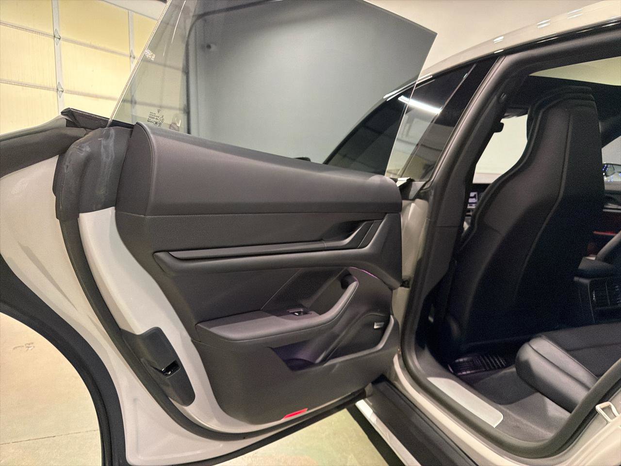 Used 2023 Porsche Taycan 4S w/ Premium Package image 22