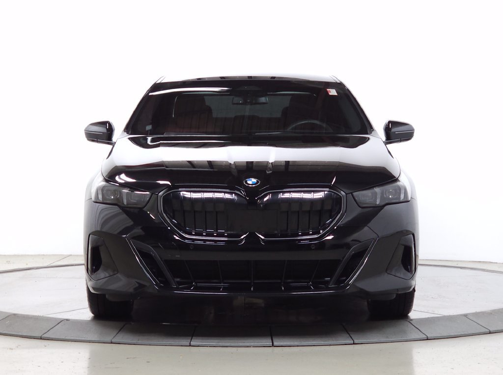 Used 2024 BMW 530i xDrive w/ Executive Package AWD/4WD image 2
