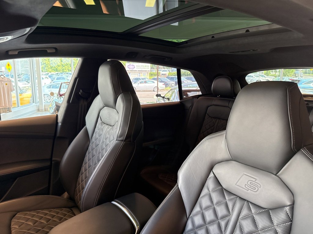 Used 2024 Audi SQ8 Prestige w/ Prestige Package image 17