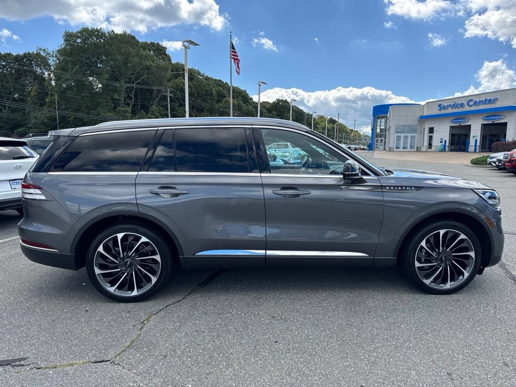 Used 2023 Lincoln Aviator Reserve AWD/4WD image 7