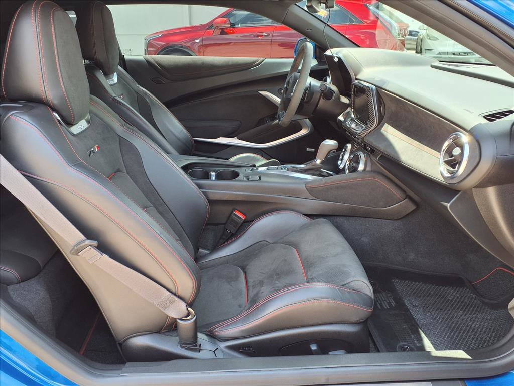 Used 2017 Chevrolet Camaro ZL1 RWD image 10