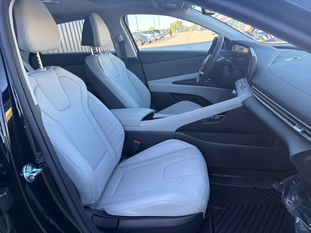 New 2026 Hyundai Elantra Limited FWD image 36