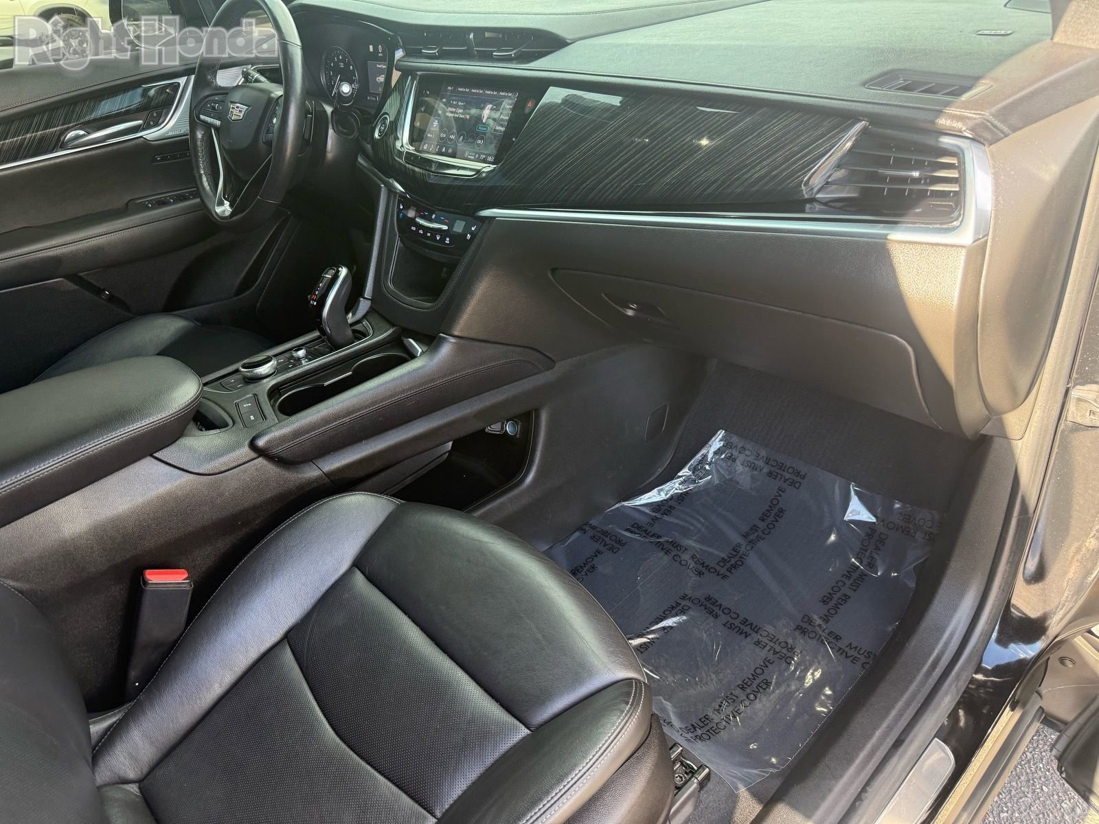 Used 2022 Cadillac XT6 Premium Luxury w/ Technology Package image 28