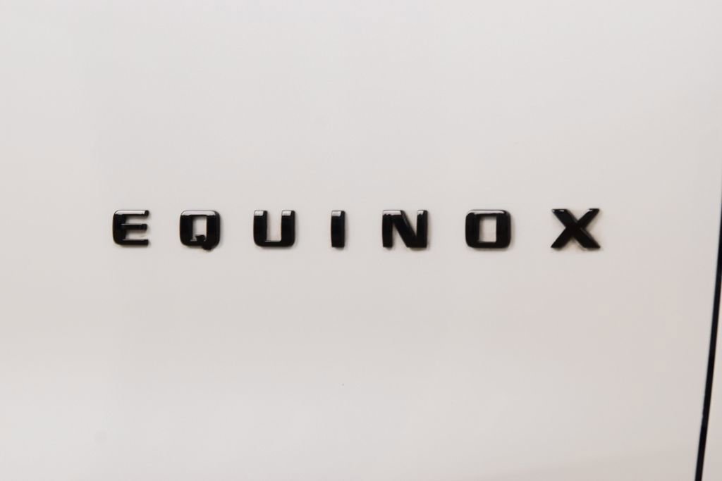 Used 2024 Chevrolet Equinox RS w/ RS Leather Package image 17