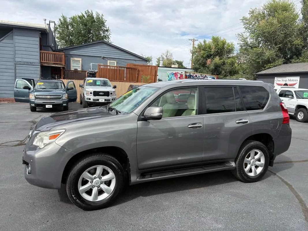 Used 2010 Lexus GX 460 w/ Comfort Plus Pkg AWD/4WD image 8