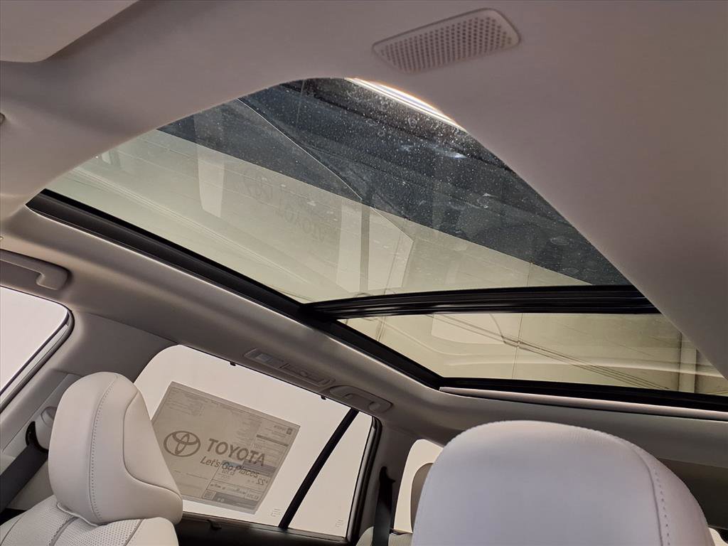 New 2026 Toyota Grand Highlander Platinum image 12