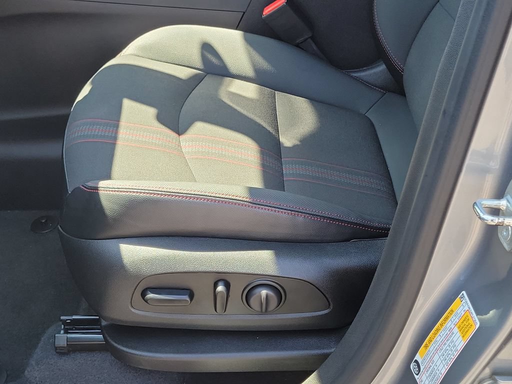 Used 2023 Chevrolet Equinox RS FWD image 15