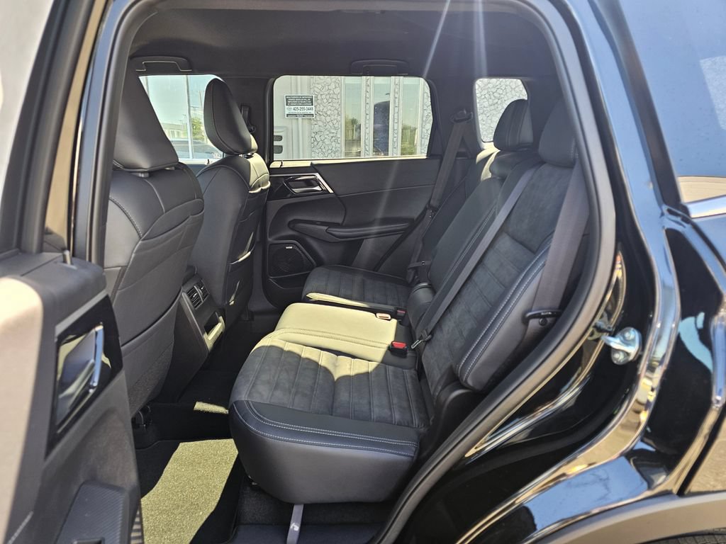 New 2026 Mitsubishi Outlander LE AWD/4WD image 13