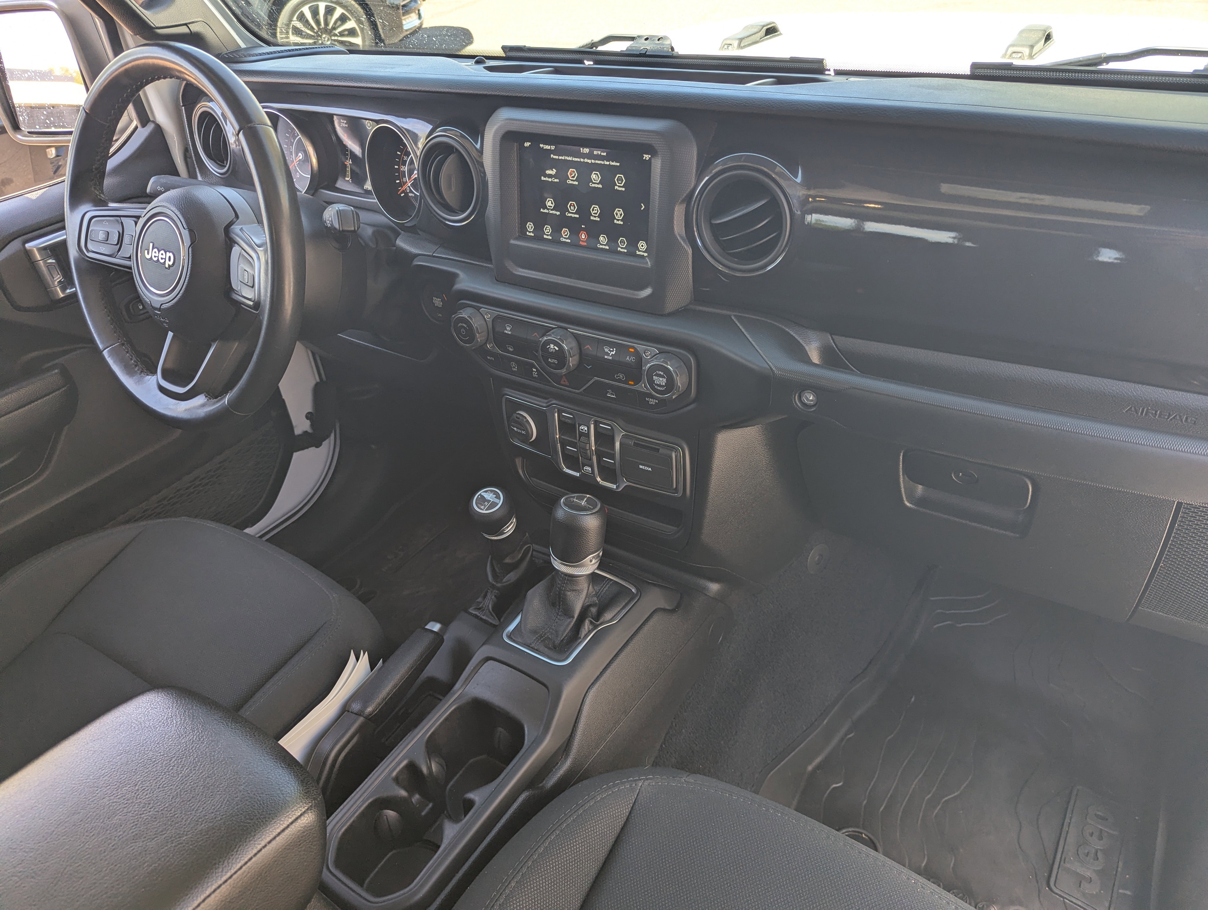 Used 2022 Jeep Gladiator Sport image 11