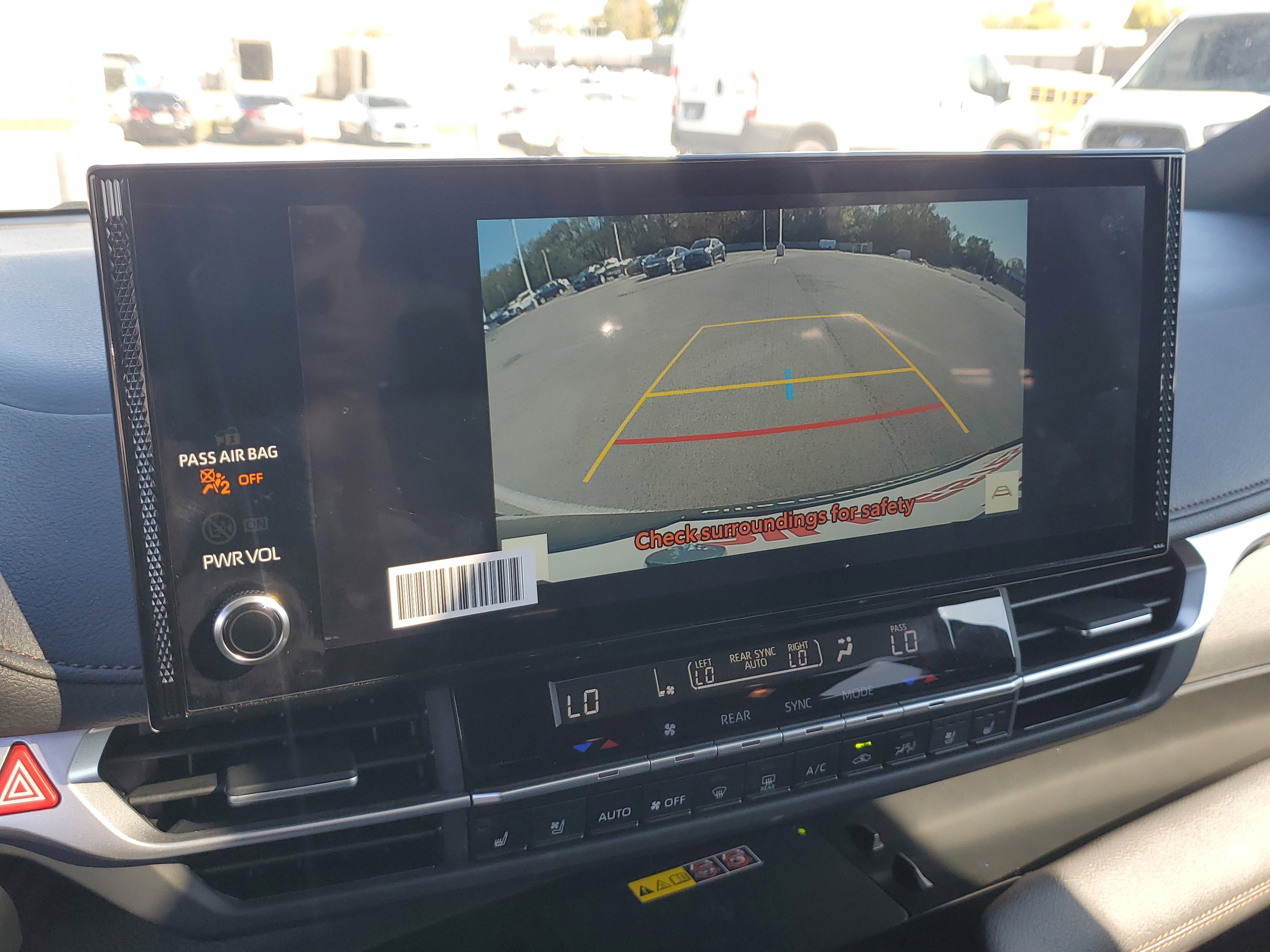 Used 2025 Toyota Sienna Limited image 27