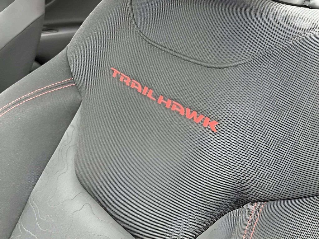 Used 2019 Jeep Renegade Trailhawk w/ Cold Weather Group II AWD/4WD image 27