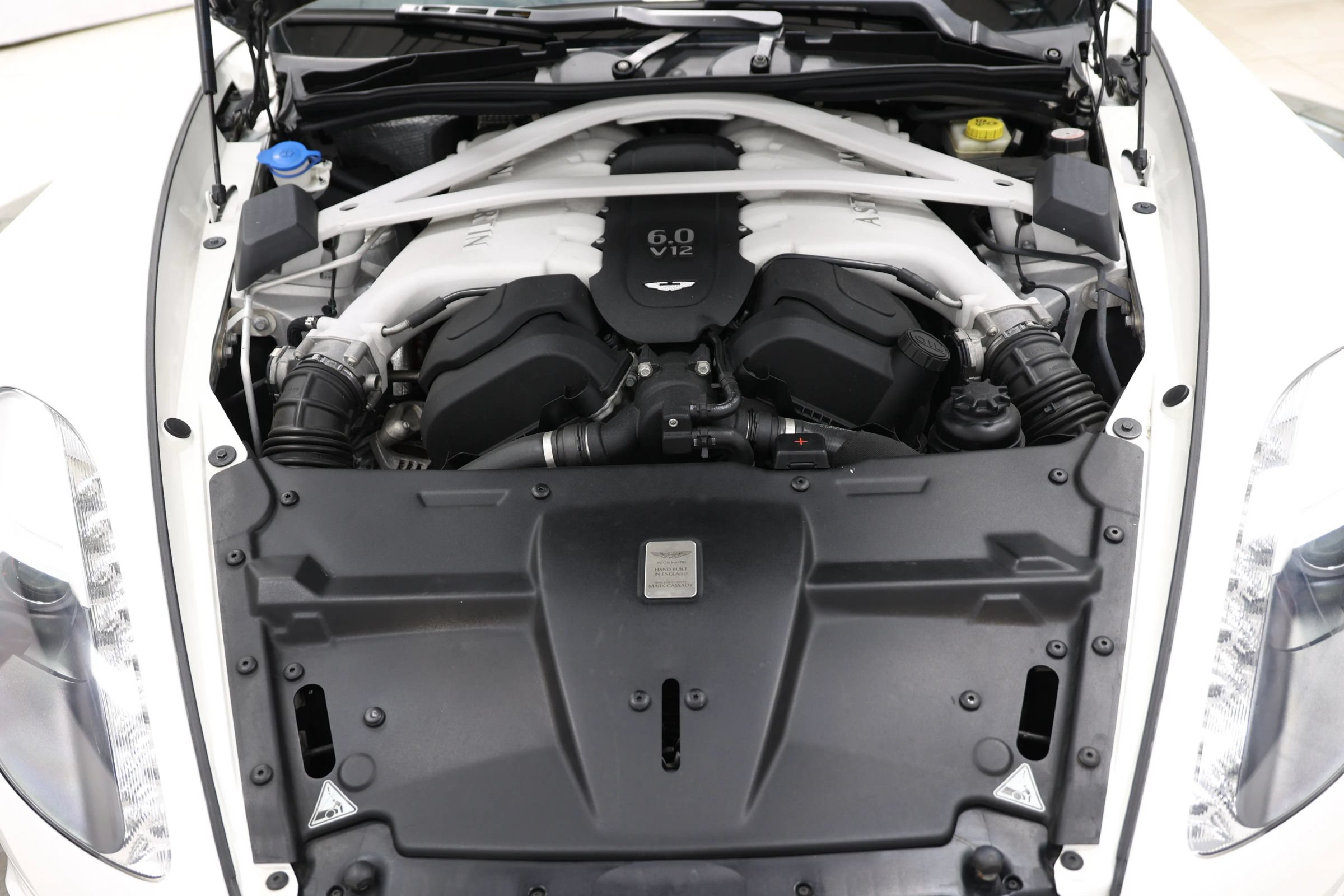 Used 2015 Aston Martin Vanquish Volante RWD image 77