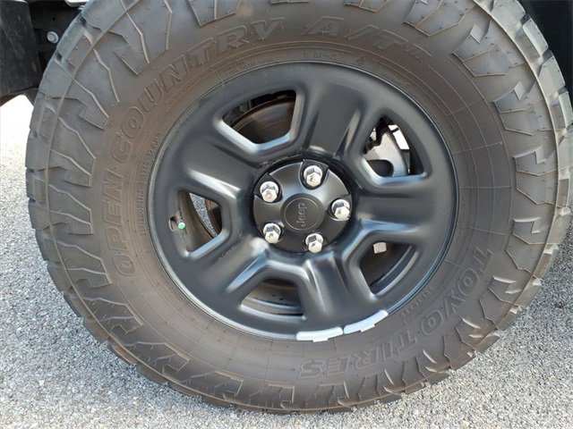 Used 2024 Jeep Gladiator Sport image 10