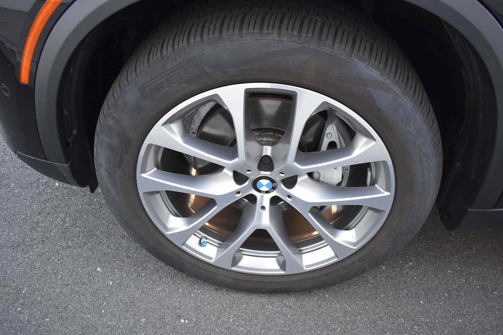 Used 2024 BMW X5 xDrive40i w/ Premium Package AWD/4WD image 9