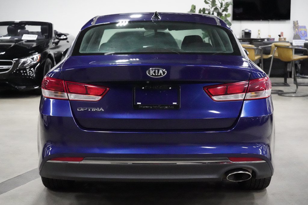Used 2017 Kia Optima LX FWD image 4