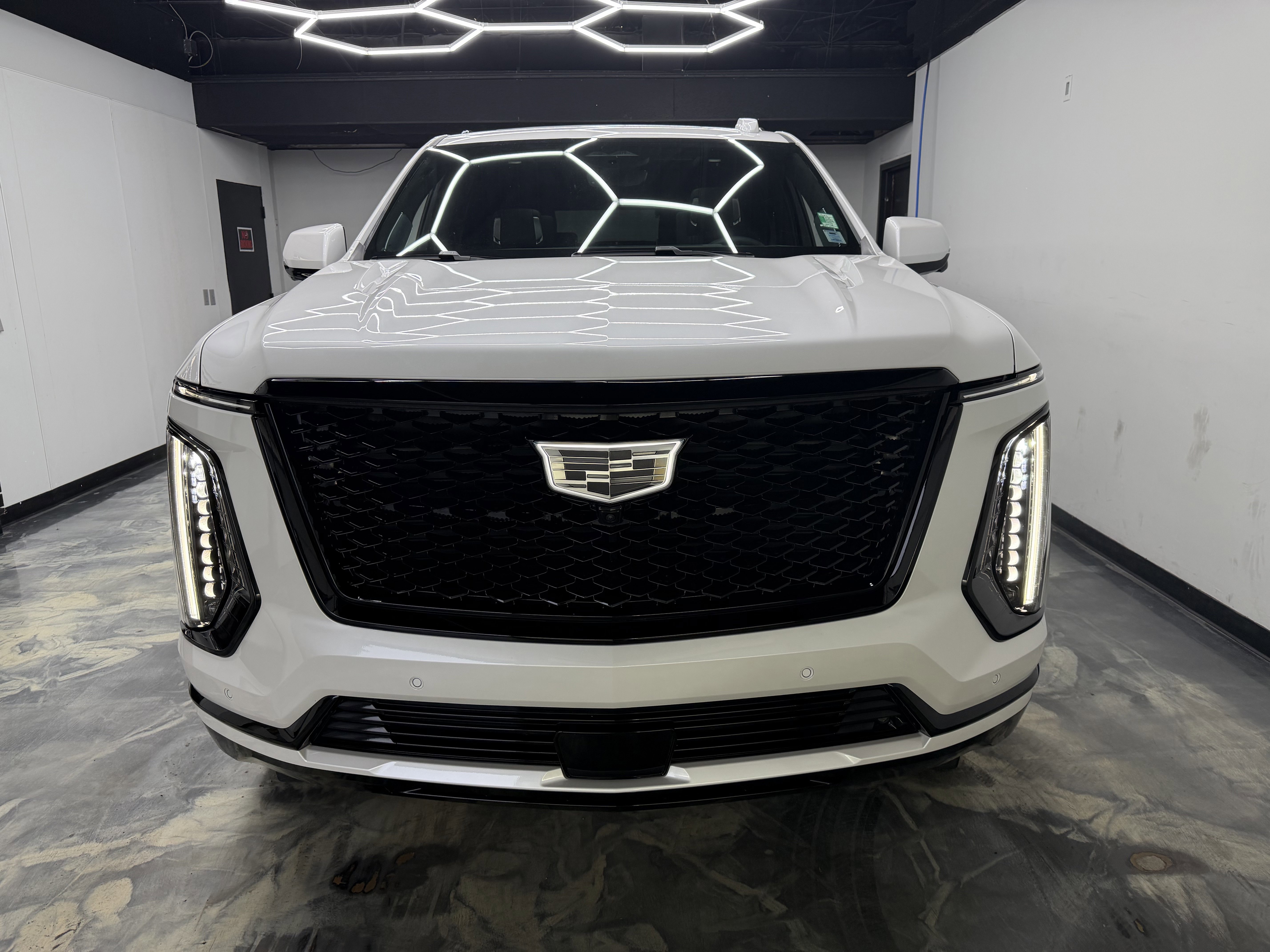 Used 2025 Cadillac Escalade Sport Platinum w/ LPO, ONYX Package image 9