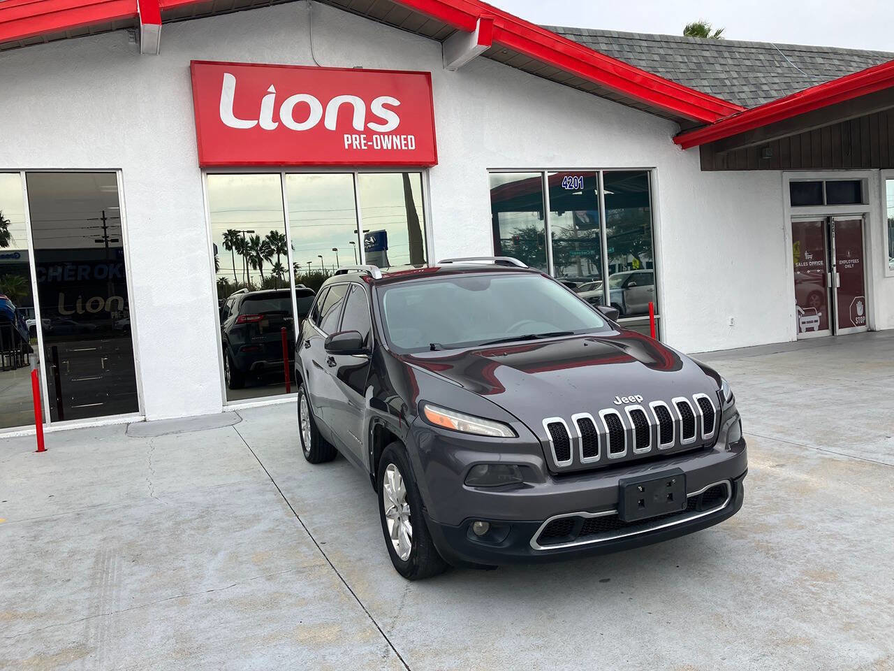 Used 2014 Jeep Cherokee Limited w/ Trailer Tow Group image 3