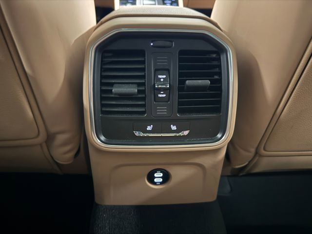 Certified 2023 Porsche Macan AWD/4WD image 29