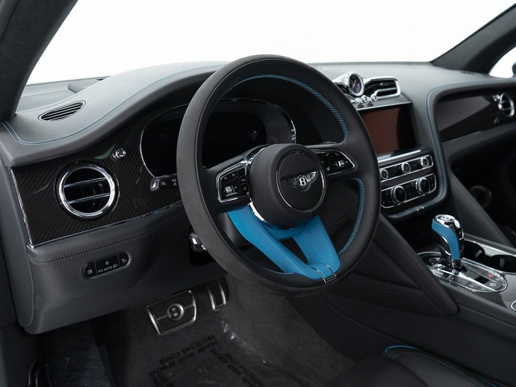 Certified 2025 Bentley Bentayga AWD/4WD image 14
