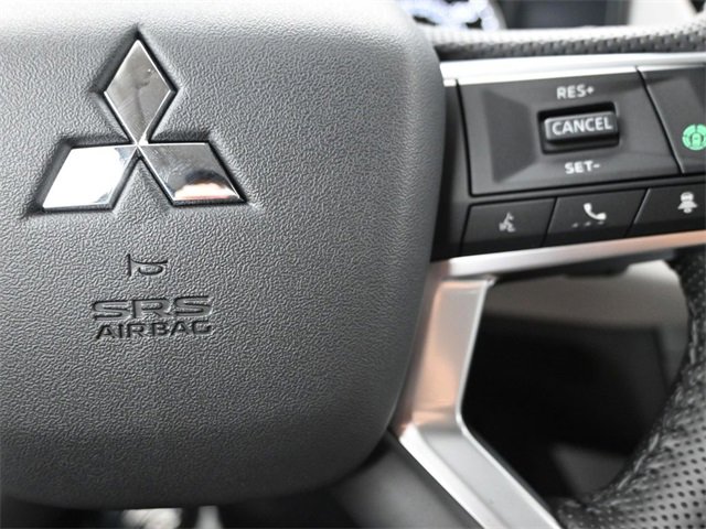 New 2025 Mitsubishi Outlander SE image 25