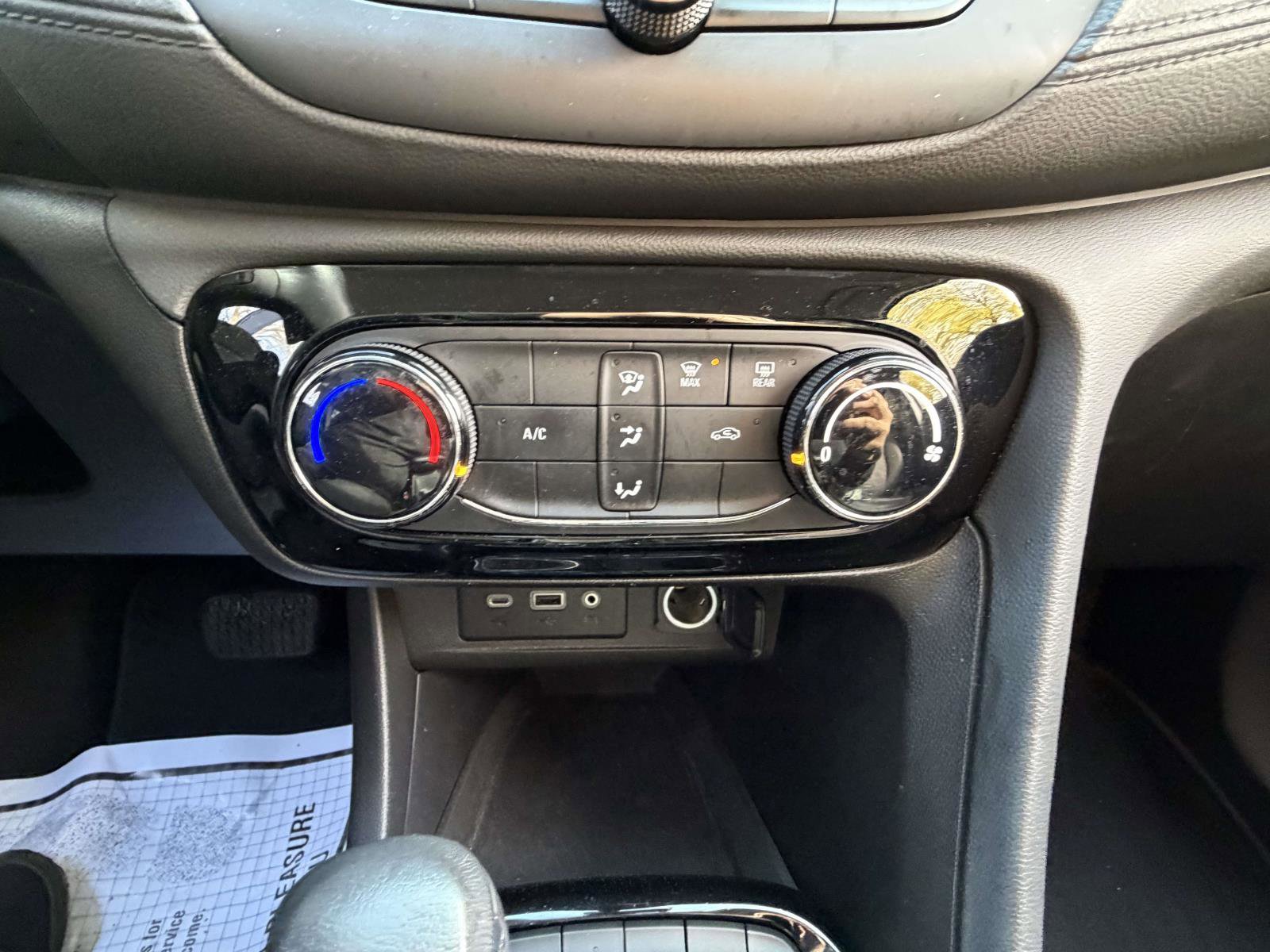 Certified 2023 Buick Encore GX Preferred FWD image 22